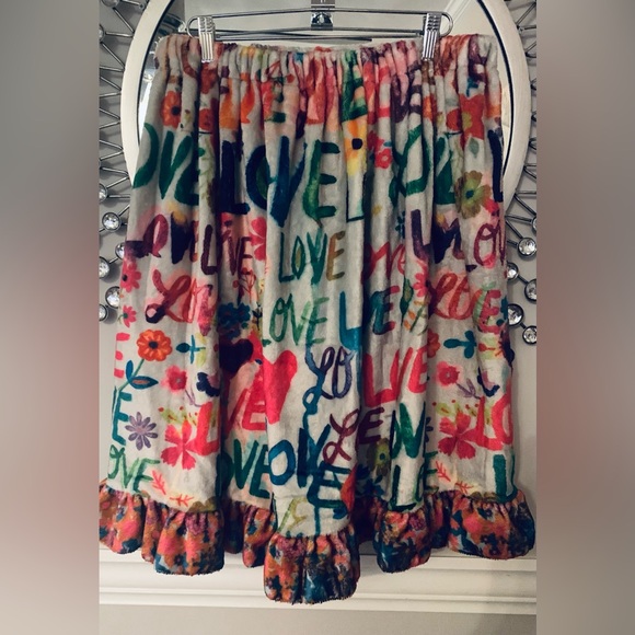 Natural Life “Love” Towel Wrap•Multicolor•
Ruffle Hem•Velcro•Size S/M •NWT - Picture 3 of 13